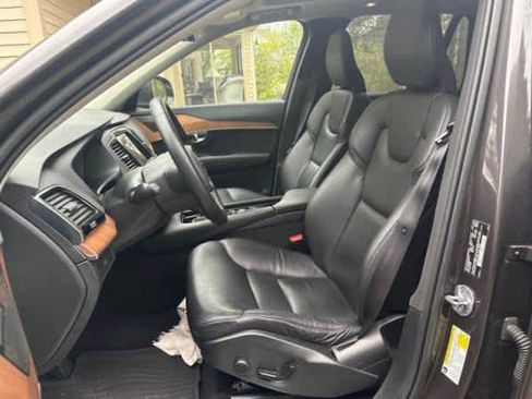 Used 2023 Volvo XC90 B6 Plus w/ Protection Package Premier AWD/4WD image 2