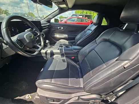 Used 2025 Ford Mustang Premium RWD image 3