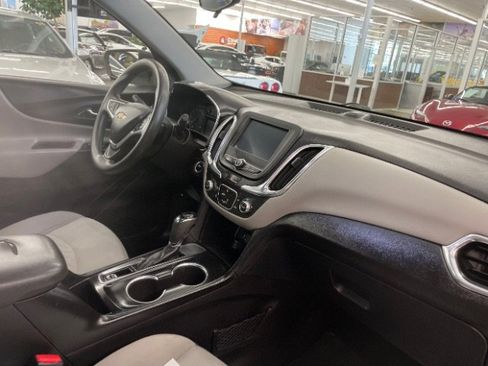 Used 2018 Chevrolet Equinox LS image 15