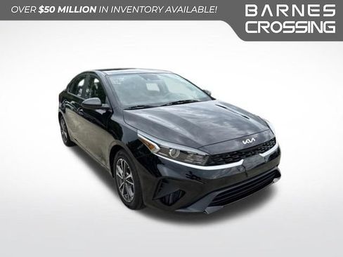 Used 2022 Kia Forte LXS FWD image 1