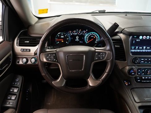 Used 2018 GMC Yukon Denali image 11