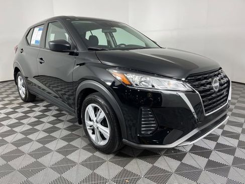 Used 2024 Nissan Kicks S image 2