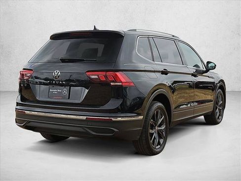 Used 2023 Volkswagen Tiguan SE FWD image 5