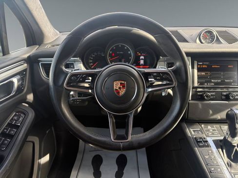 Used 2015 Porsche Macan Turbo AWD/4WD image 12