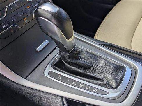 Used 2018 Ford Edge SEL w/ Equipment Group 201A FWD image 12