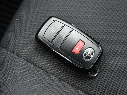 Used 2023 Toyota Corolla Cross LE image 14