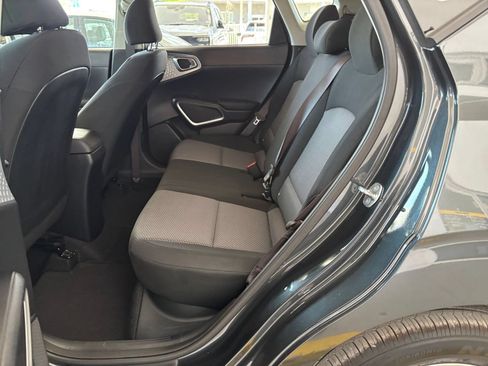Used 2025 Kia Soul LX w/ LX Technology Package FWD image 24