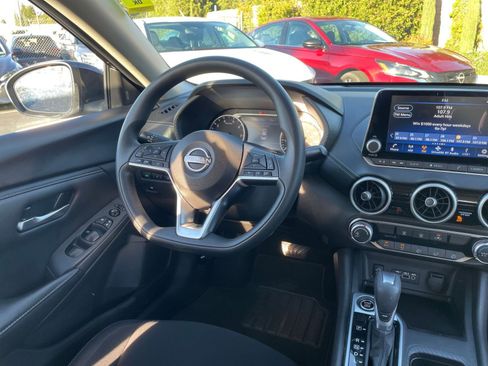 Used 2025 Nissan Sentra SV image 32