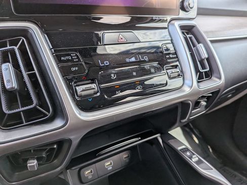 Used 2022 Kia Sorento S w/ Panoramic Sunroof Package AWD/4WD image 22