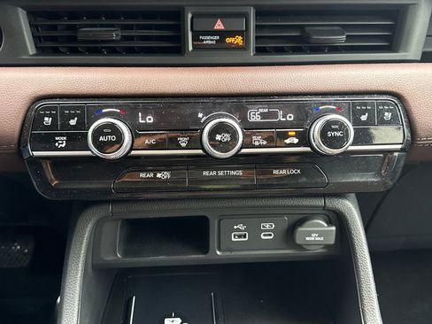 Used 2023 Honda Pilot Elite image 23