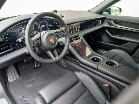Certified 2025 Porsche Taycan AWD/4WD image 4