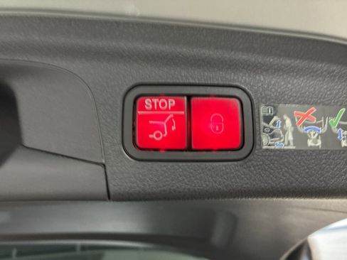 Used 2025 Mercedes-Benz GLE 450 4MATIC w/ AMG Line Exterior image 33