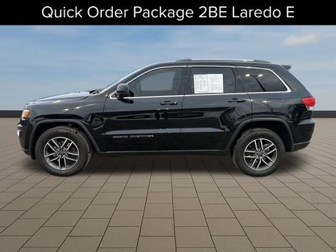 Used 2019 Jeep Grand Cherokee Laredo w/ 18" Wheel & 8.4" Radio Group image 4