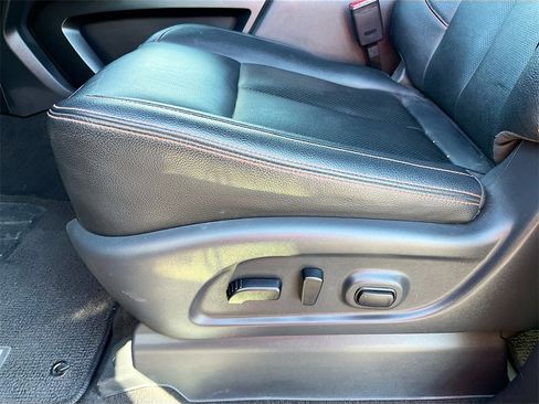 Used 2023 Nissan Titan PRO-4X w/ Pro-4x Convenience Package image 19