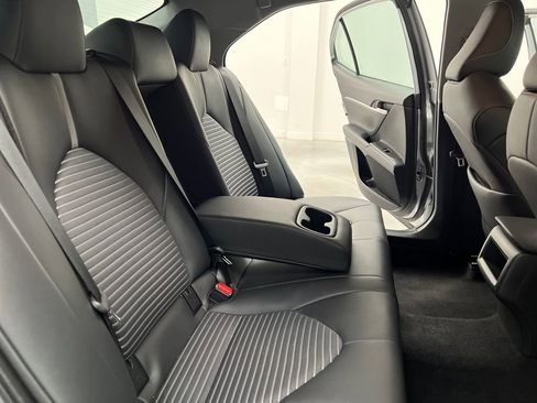 Used 2024 Toyota Camry SE image 16