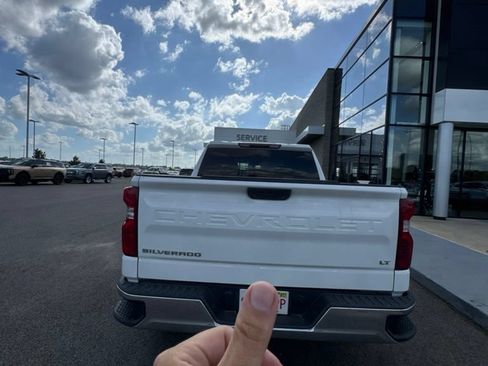 Used 2019 Chevrolet Silverado 1500 LT w/ Convenience Package AWD/4WD image 8