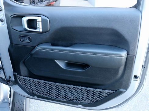 Used 2021 Jeep Wrangler Unlimited Sahara image 29