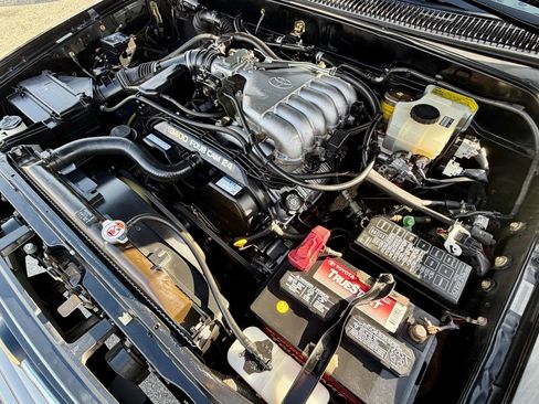 Used 2002 Toyota 4Runner Limited image 39