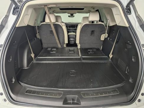 Used 2022 Buick Enclave Avenir w/ Avenir Technology Package image 17