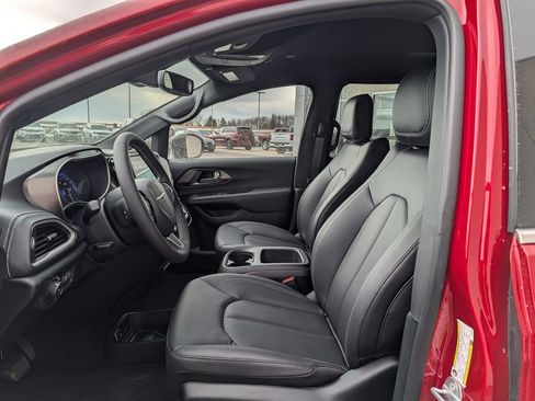 New 2026 Chrysler Pacifica Select FWD image 5
