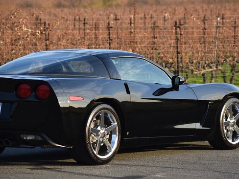 Used 2007 Chevrolet Corvette Coupe w/ Preferred Equipment Group image 19