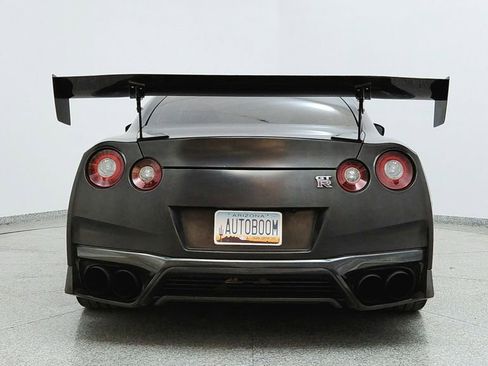Used 2019 Nissan GT-R AWD/4WD image 4