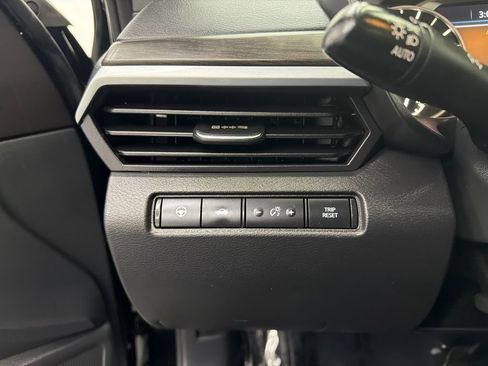 Used 2023 Nissan Altima 2.5 SV w/ SV Premium Package image 31