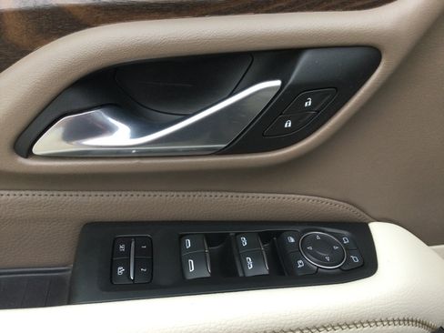 Used 2021 GMC Yukon XL Denali w/ Denali Ultimate Package AWD/4WD image 16
