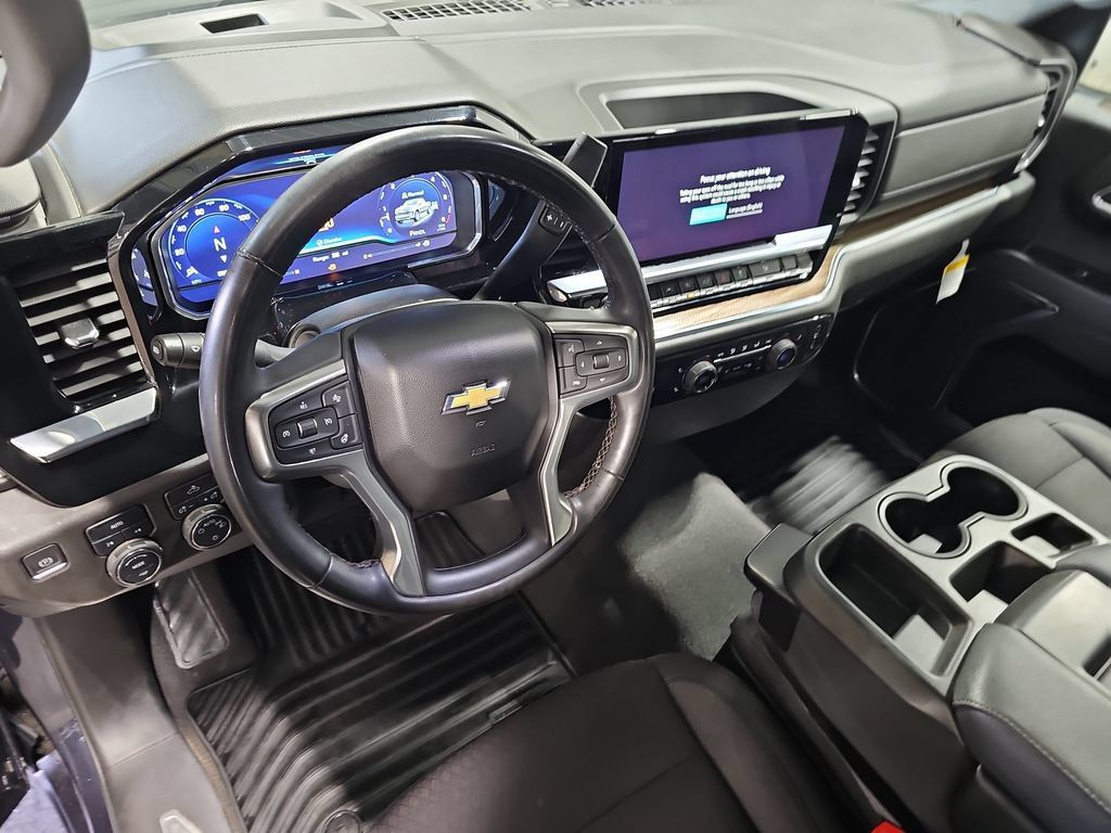 Used 2023 Chevrolet Silverado 1500 LT AWD/4WD image 15