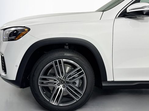 New 2026 Mercedes-Benz GLS 450 4MATIC image 10