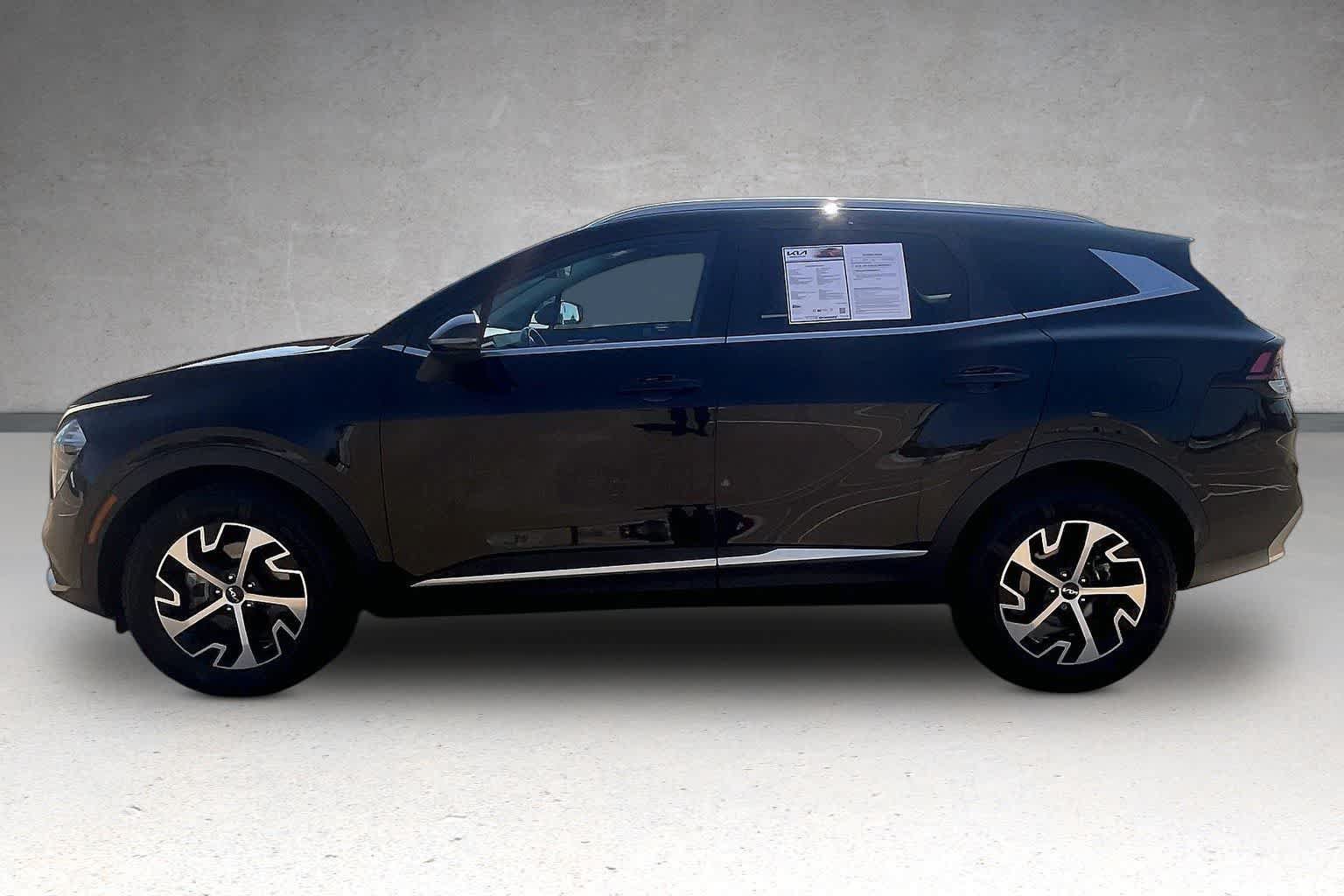 Used 2023 Kia Sportage EX AWD/4WD image 3