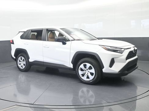 Used 2025 Toyota RAV4 LE FWD image 8