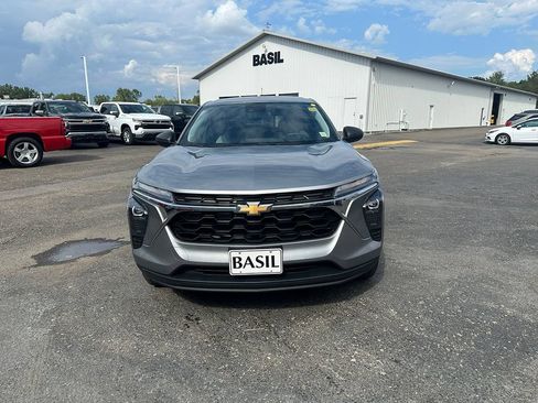 Used 2024 Chevrolet Trax LS w/ Driver Confidence Package FWD image 9