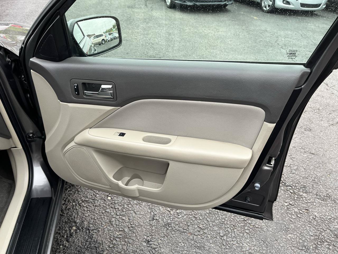 Used 2010 Ford Fusion SE FWD image 21