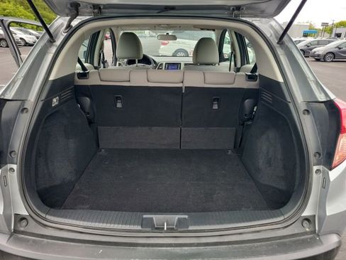 Used 2017 Honda HR-V LX image 40