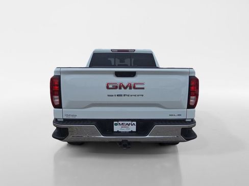 Used 2024 GMC Sierra 1500 SLE w/ Preferred Package AWD/4WD image 4