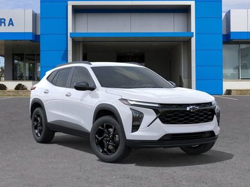 New 2026 Chevrolet Trax LT w/ Driver Confidence Package FWD image 7