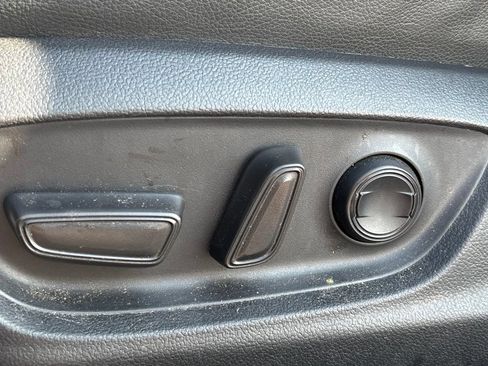 Used 2023 Toyota Camry XSE FWD image 9