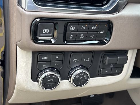 New 2026 GMC Yukon Denali w/ Denali Reserve Package AWD/4WD image 29