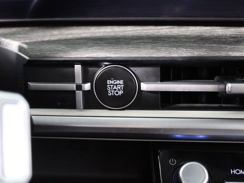 Used 2025 Hyundai Santa Fe Calligraphy FWD image 50