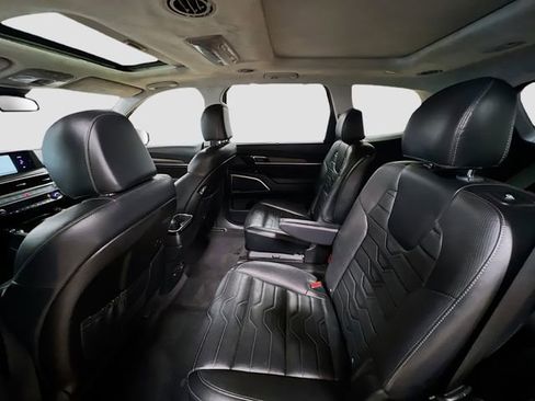 Certified 2022 Kia Telluride SX w/ SX Prestige Package image 26