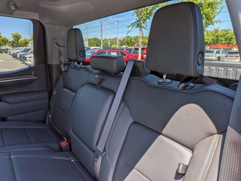 Used 2025 GMC Sierra 1500 SLT AWD/4WD image 29