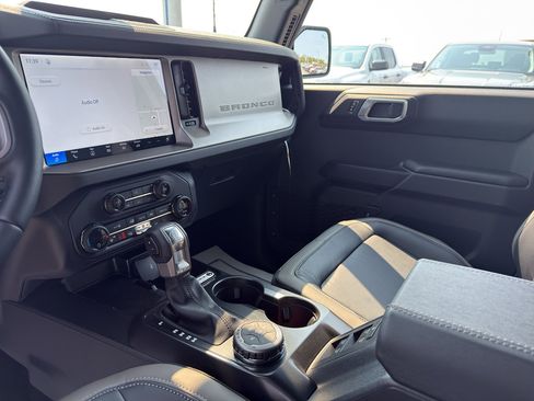New 2026 Ford Bronco Outer Banks AWD/4WD image 11