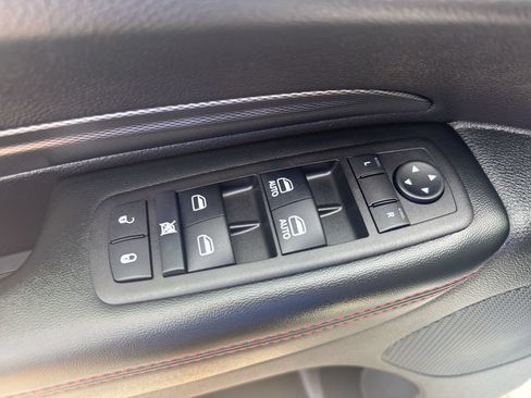 Used 2025 Dodge Durango GT AWD/4WD image 13
