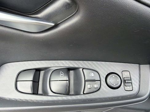Used 2025 Nissan Sentra SV FWD image 9