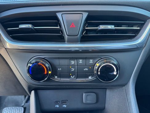 Used 2024 Buick Encore GX Preferred w/ Comfort Package image 32