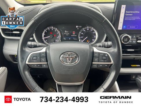 Used 2023 Toyota Highlander XLE AWD/4WD image 15