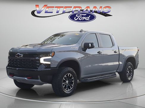 Used 2024 Chevrolet Silverado 1500 ZR2 w/ Technology Package AWD/4WD image 1