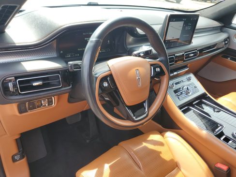 Certified 2022 Lincoln Aviator Black Label w/ Dynamic Handling Package AWD/4WD image 13
