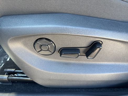 New 2026 Volkswagen Tiguan SE R-Line image 15